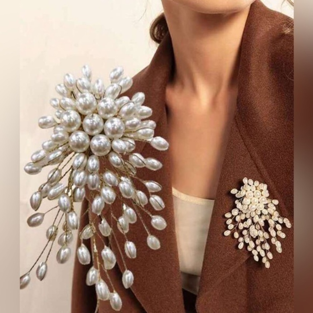 ✨NEW✨ Elegant Pearl Brooch for Women